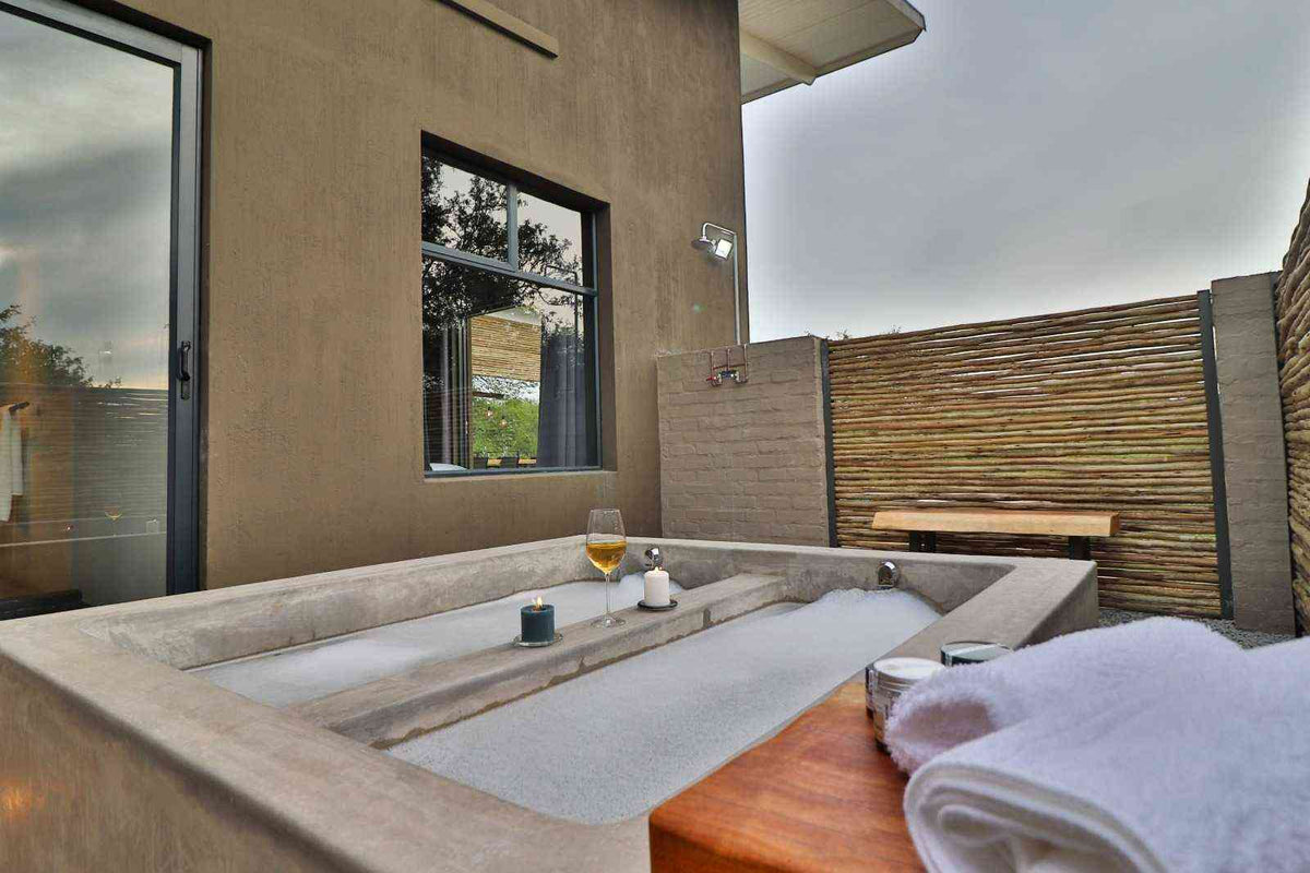 π¦ Umkhaya | Contemporary 2 Bedroom Self-Catering Home, Marloth Park, Mpumalanga