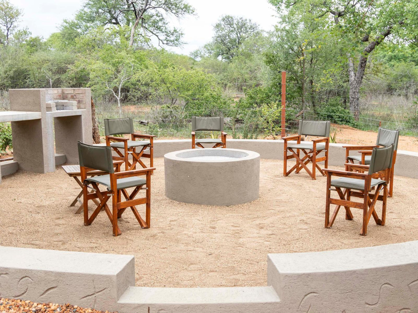 🌿 Afrikaya Marula Villa – Your Private Bush Escape in Hoedspruit 🌿
