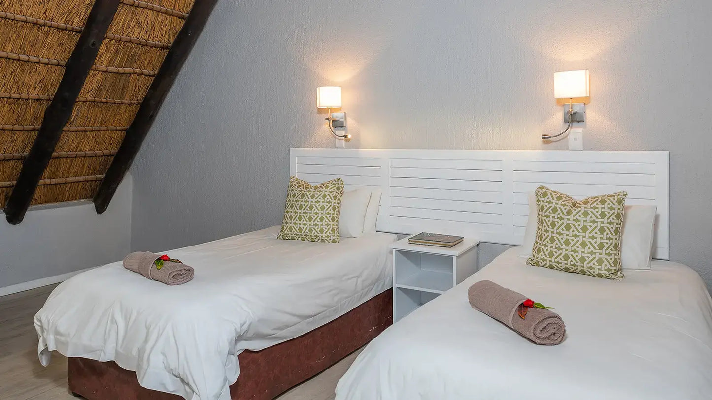 🌟 Four Bedroom Luxury Chalet with Splash Pool – Hazyview Cabanas