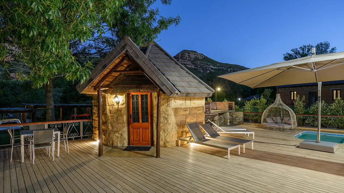 🏡 Five Bedroom Historic Farmhouse with Splash Pool | Kiara Lodge