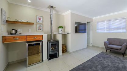 🏔️ Double Room with Patio | Kiara Lodge, Free State
