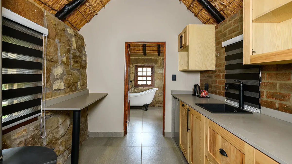 🏡 Five Bedroom Historic Farmhouse with Splash Pool | Kiara Lodge