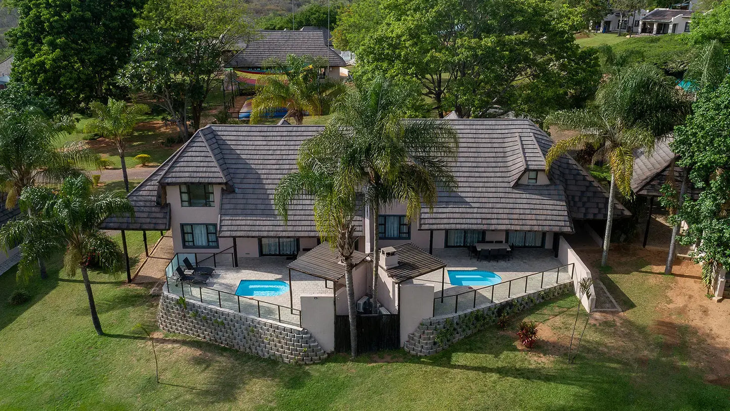 🌟 Four Bedroom Luxury Chalet with Splash Pool – Hazyview Cabanas