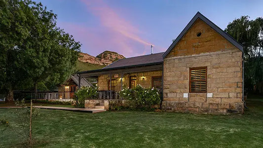 🏡 Five Bedroom Historic Farmhouse with Splash Pool | Kiara Lodge