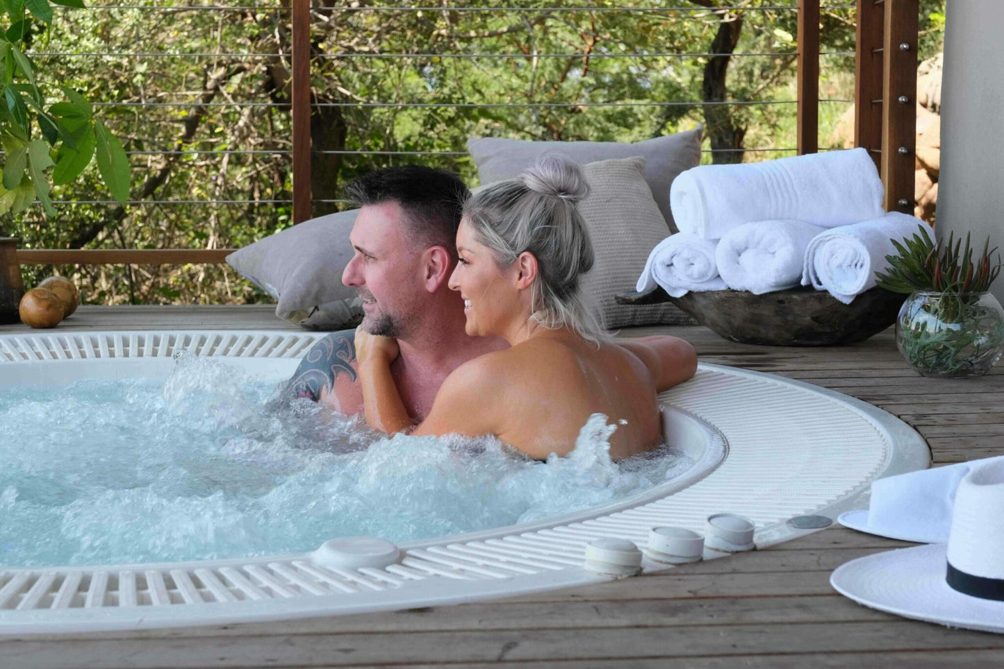 🌿 Umzolozolo Presidential Suite – Luxury in the Heart of the African Bush 🌿