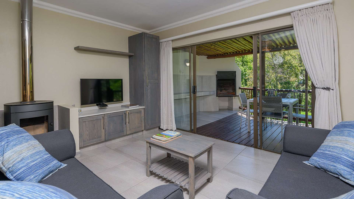 🏡 One Bedroom Apartment with Patio | Kiara Lodge