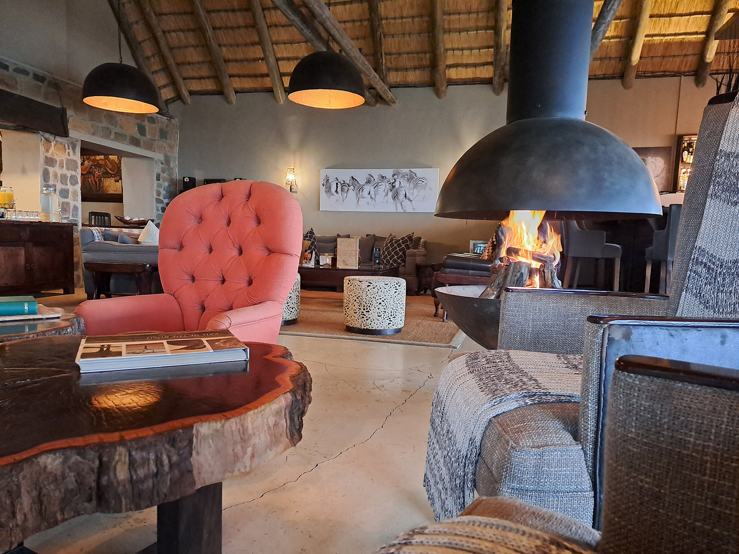 🌿 Umzolozolo Presidential Suite – Luxury in the Heart of the African Bush 🌿