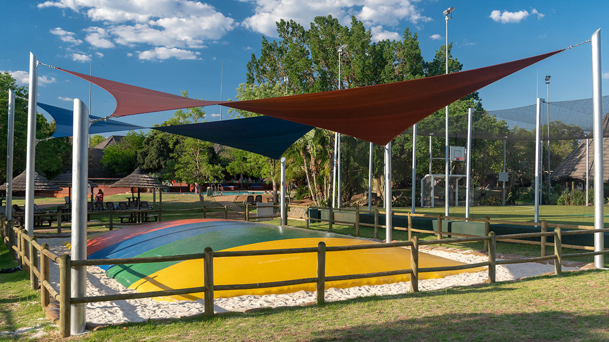 🦒 Superior Two-Bed Apartment | Dikhololo, North West