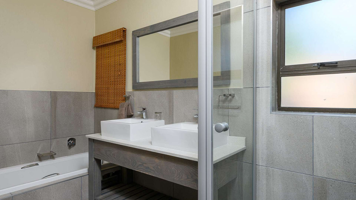🏡 One Bedroom Apartment with Patio | Kiara Lodge
