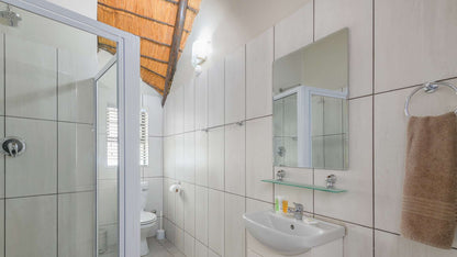 🦒 Double Room | Dikhololo, North West