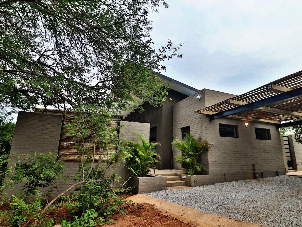 🦒 Umkhaya | Contemporary 2 Bedroom Self-Catering Home, Marloth Park, Mpumalanga