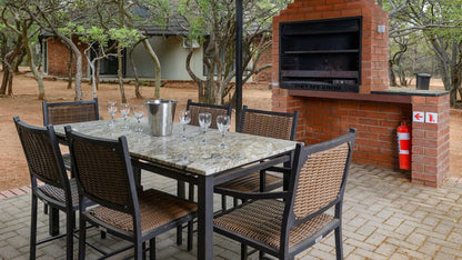🦒 Three-Bedroom Chalet with Patio | Dikhololo, North West