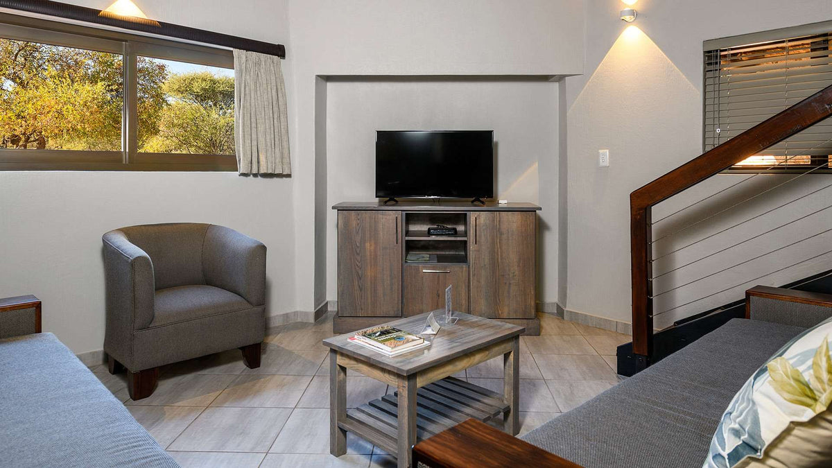 🦒 Superior Two-Bed Apartment | Dikhololo, North West