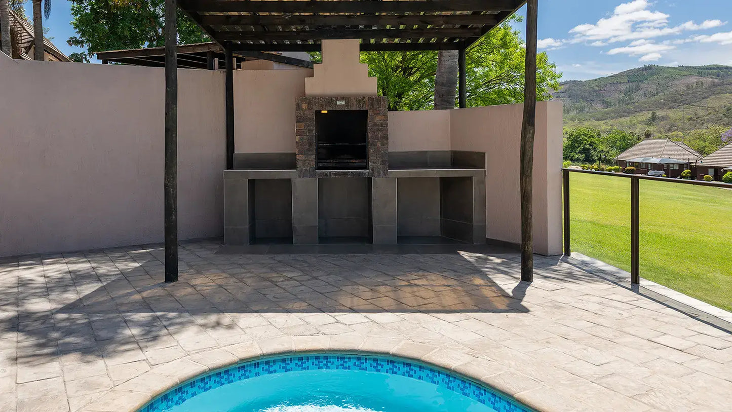 🌟 Four Bedroom Luxury Chalet with Splash Pool – Hazyview Cabanas