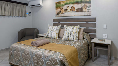 🦒 Superior Two-Bed Apartment | Dikhololo, North West