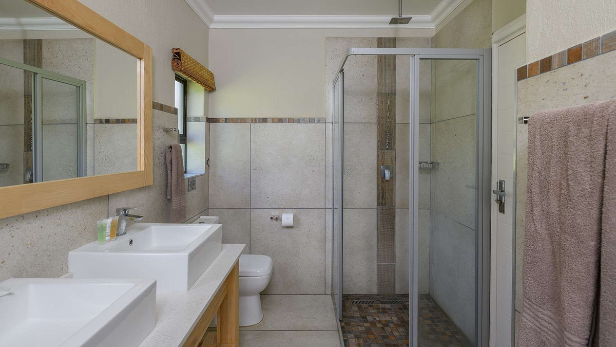 🏡 Two Bedroom Chalet with Patio | Kiara Lodge