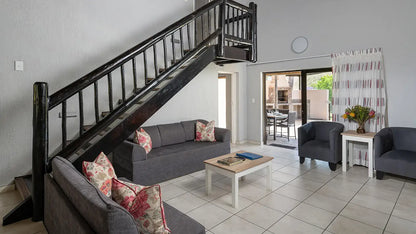 🌟 Four Bedroom Luxury Chalet with Splash Pool – Hazyview Cabanas