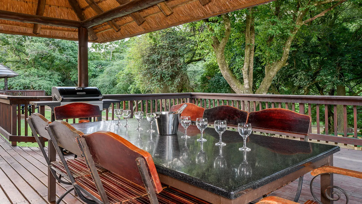 Three Bedroom Log Cabin – Hazyview Cabanas
