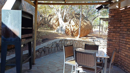 🦒 Studio Apartment with Patio | Dikhololo, North West