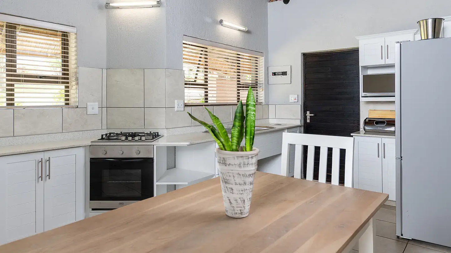 🌟 Four Bedroom Luxury Chalet with Splash Pool – Hazyview Cabanas