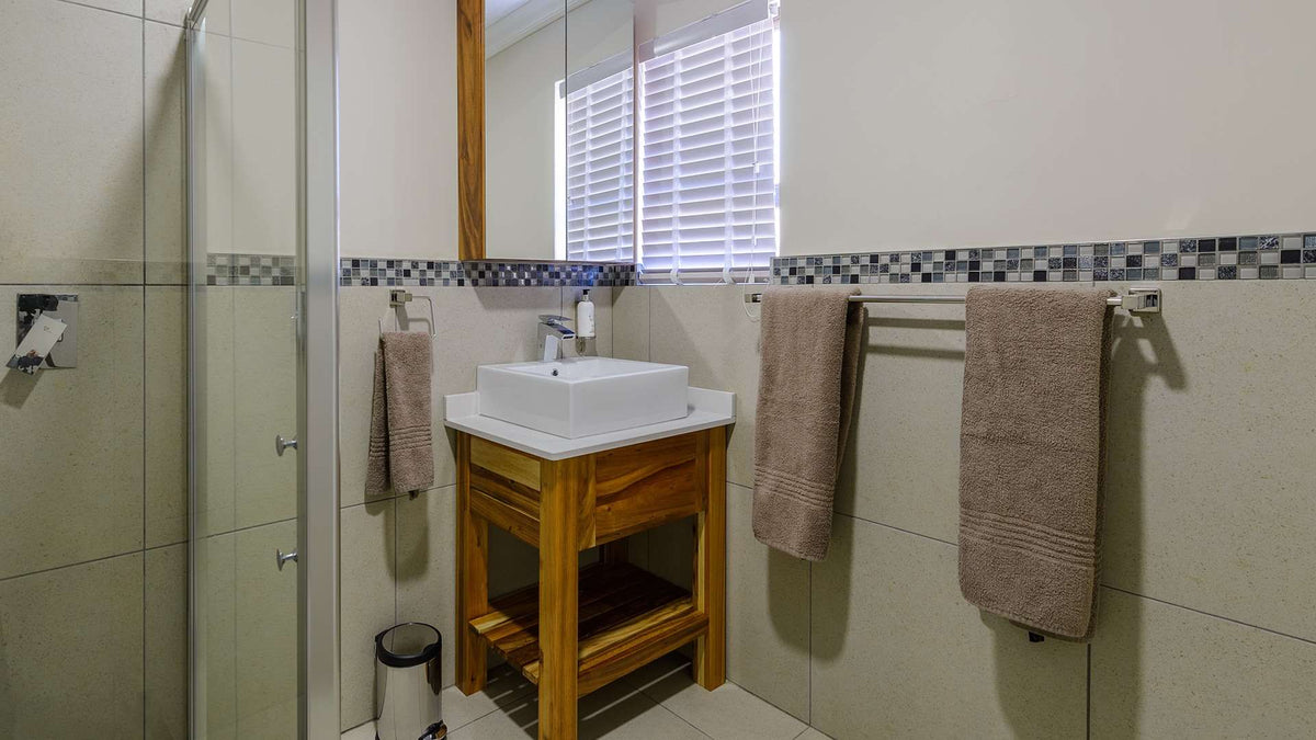 🏔️ Double Room with Patio | Kiara Lodge, Free State