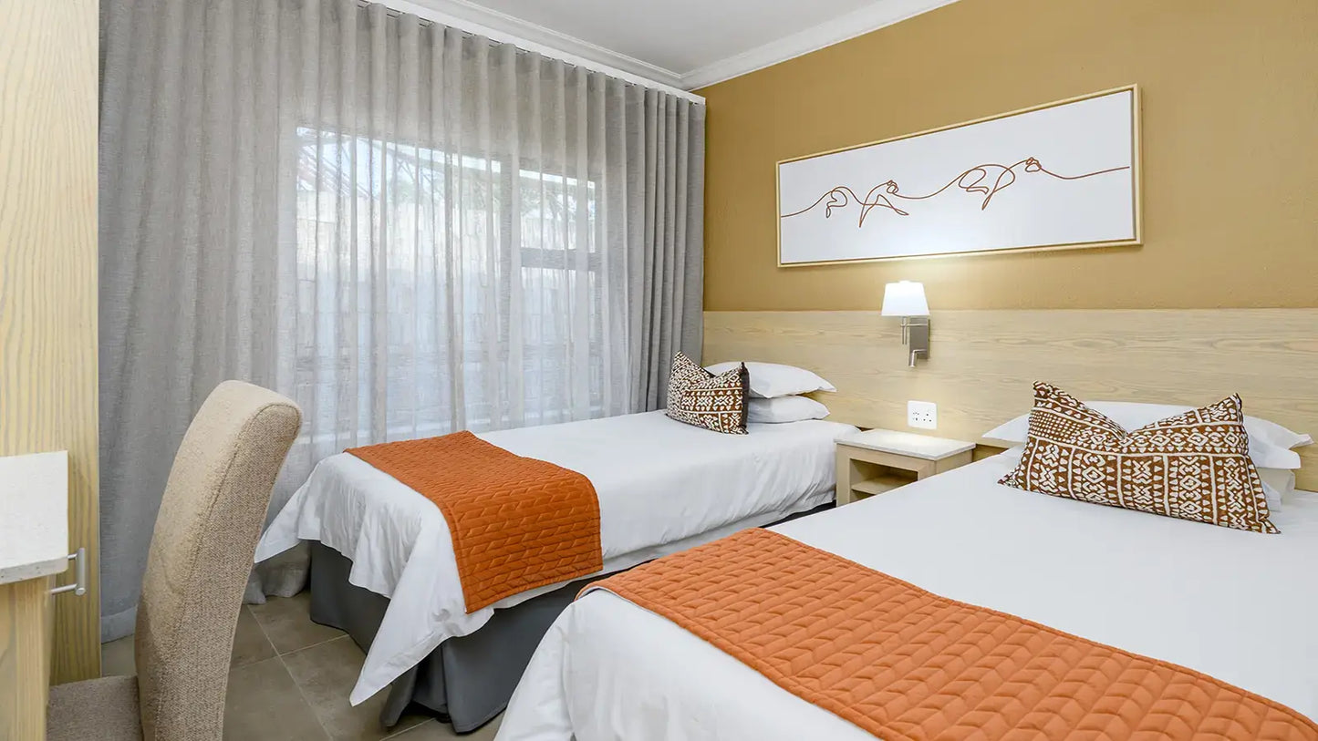 🌿 Three Bedroom Chalet with Patio – Hazyview Cabanas