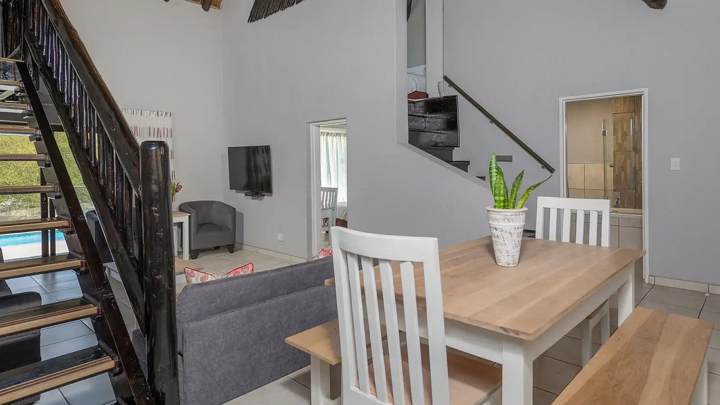 🌟 Four Bedroom Luxury Chalet with Splash Pool – Hazyview Cabanas