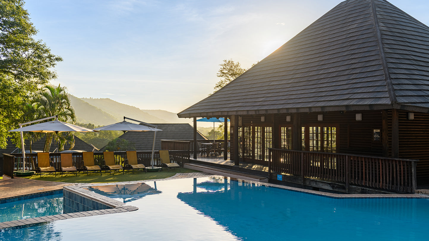 🌿 Two Bedroom Riverview Cabin with Splash Pool – Hazyview Cabanas