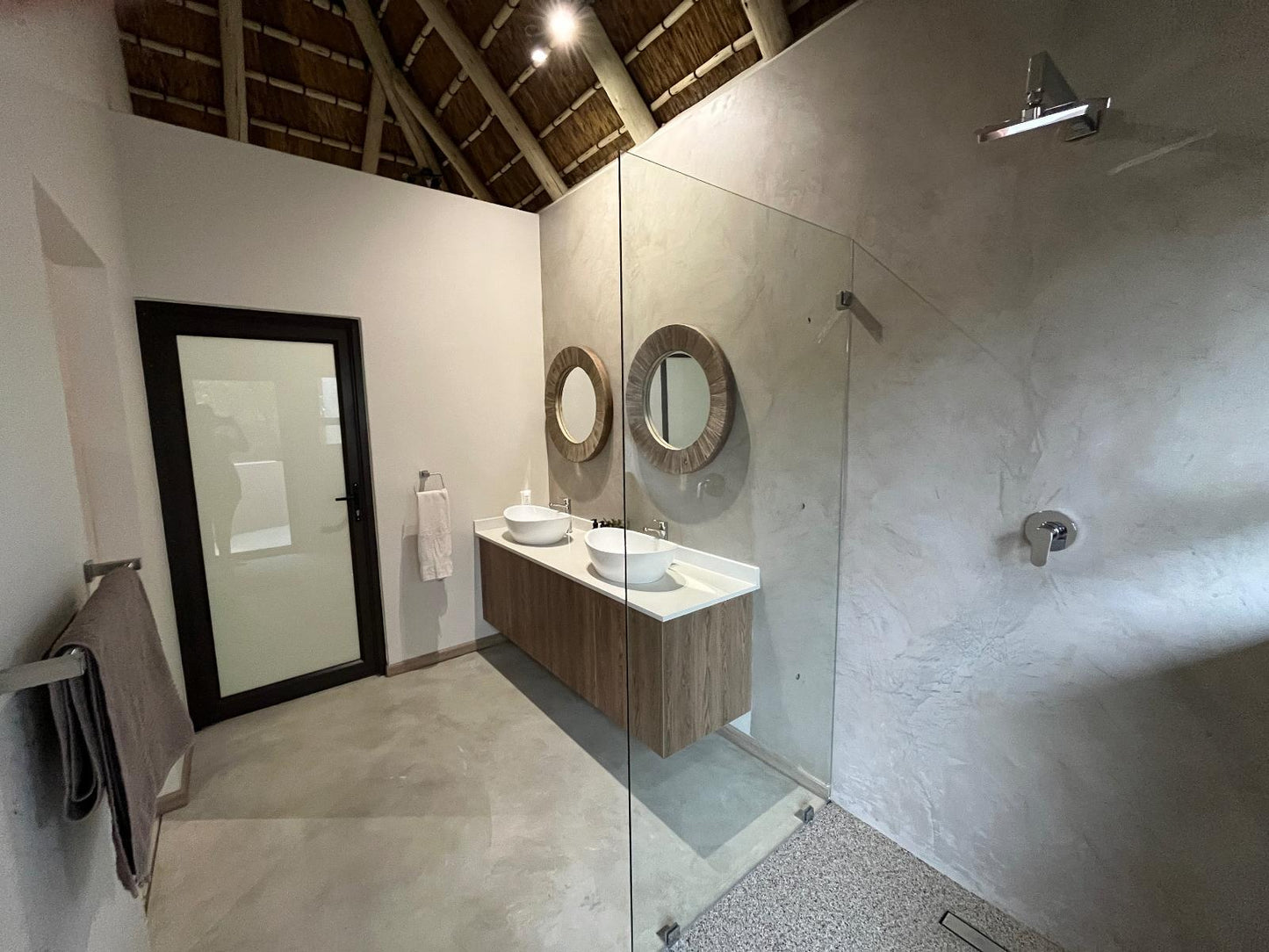 🌿 Afrikaya Kudu Villa – An Exclusive Bush Retreat in Hoedspruit 🌿