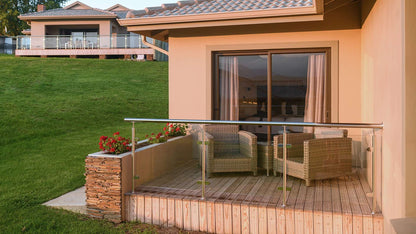 ⛰️ Double/Twin Room with Patio | Cayley Mountain Resort, Drakensberg
