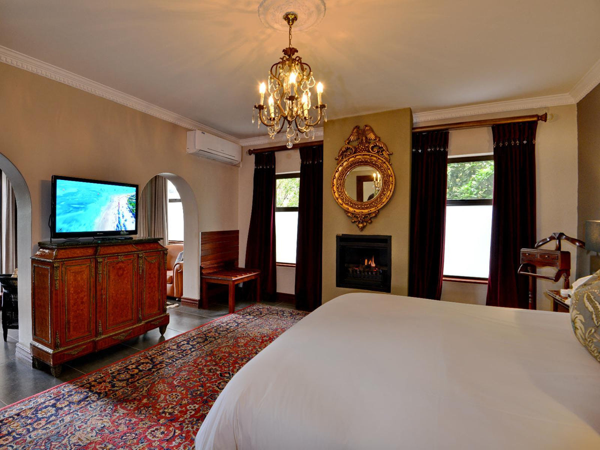 🏨 The Residence Hotel | Luxury Suite with Private Jacuzzi, Houghton, Johannesburg