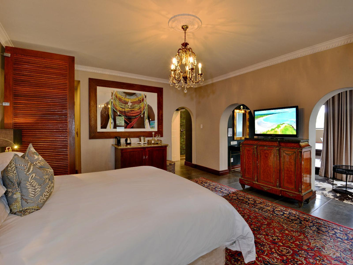 🏨 The Residence Hotel | Luxury Suite with Private Jacuzzi, Houghton, Johannesburg