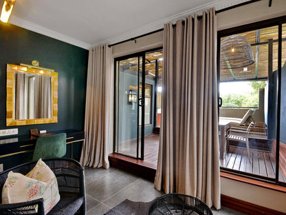 🏨 The Residence Hotel | Luxury Suite with Private Jacuzzi, Houghton, Johannesburg