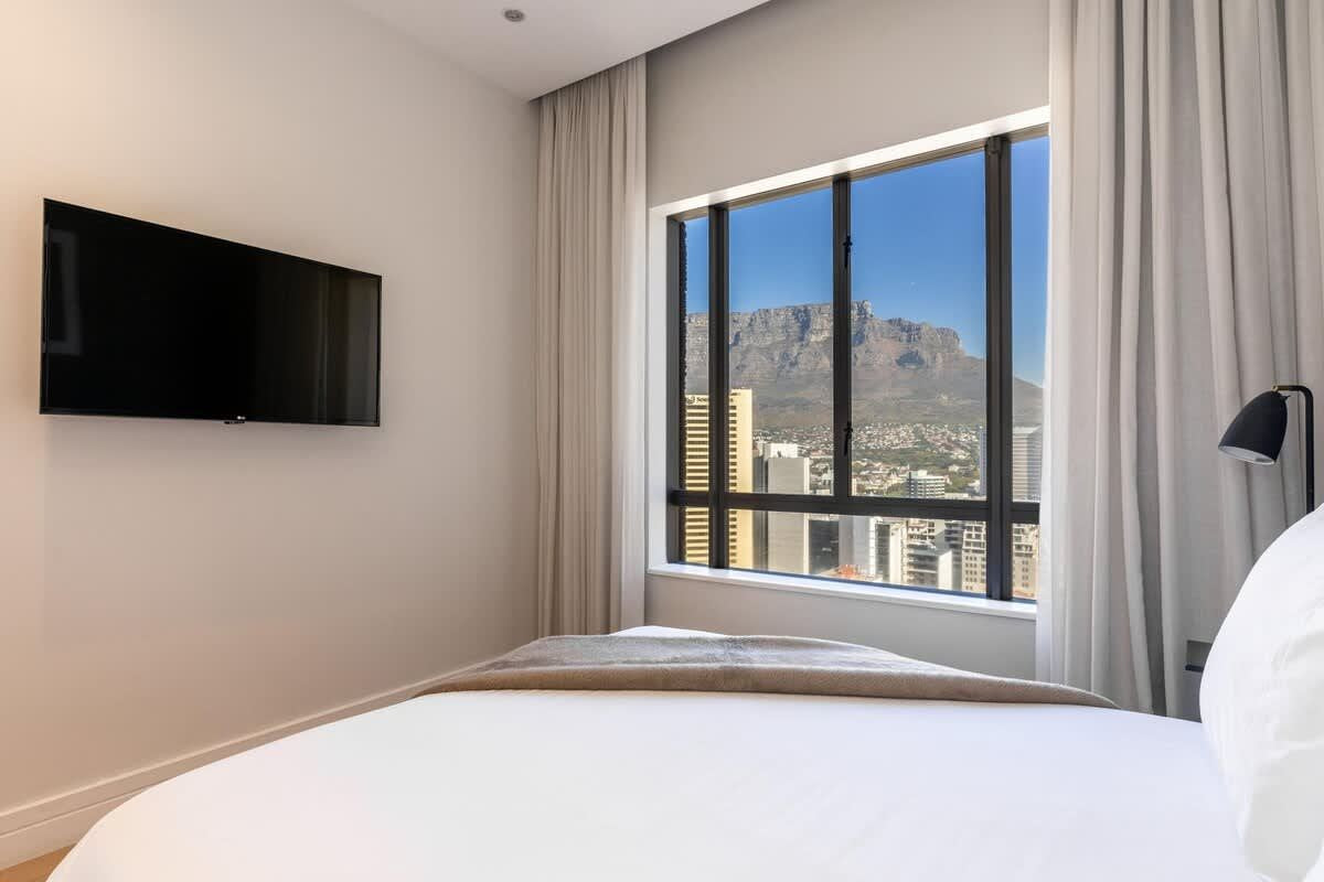 🏙️ Skyline Apartment 2112 | Luxury 2-Bedroom Apartment, Cape Town City Bowl
