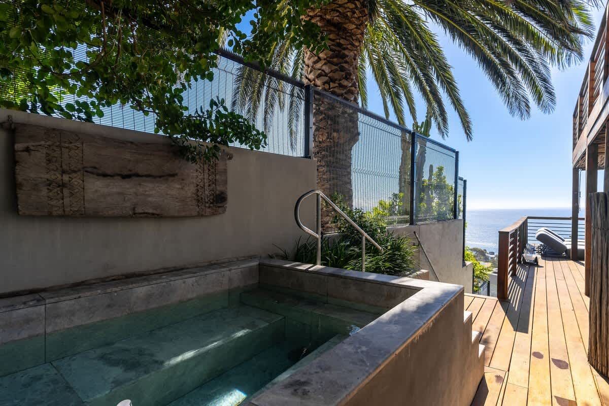 🌊 La Baia | Ultra-Luxury 6 Bedroom Villa, Camps Bay, Cape Town