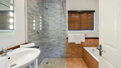 🌿 Three Bedroom Apartment with Patio – Hazyview Cabanas