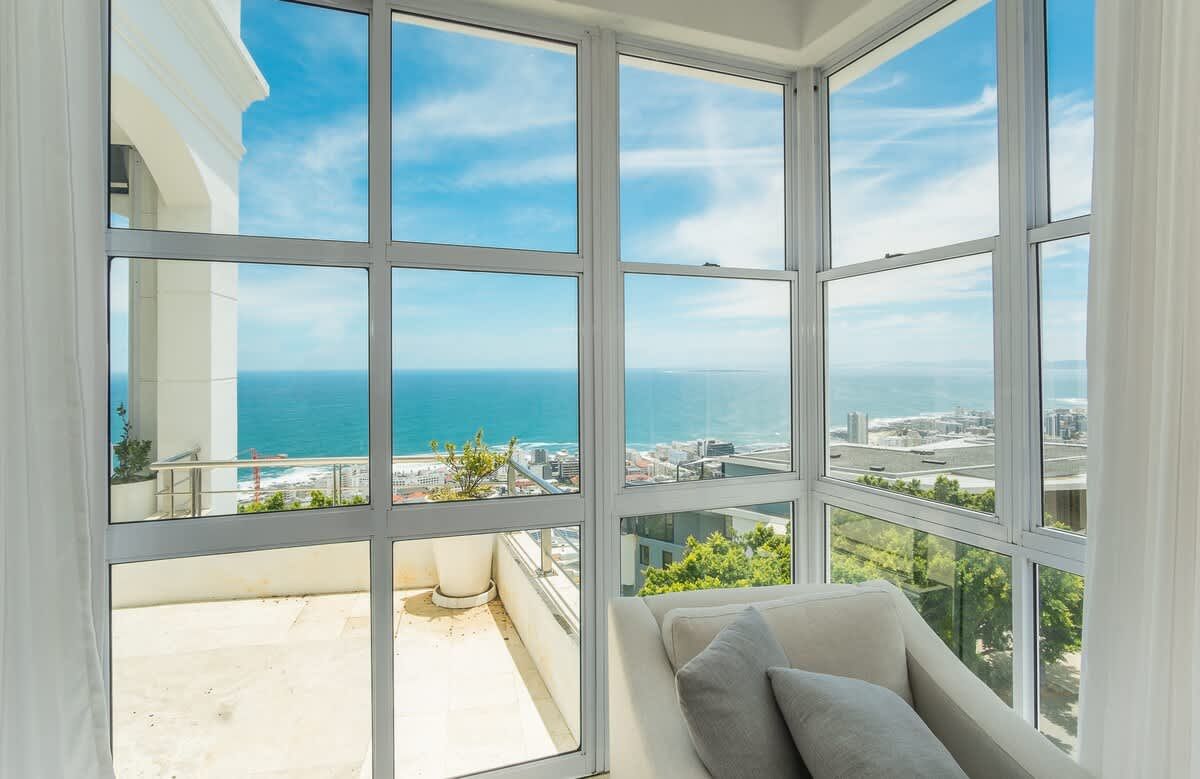 🌊 Ocean View Elegance | Luxury 4 Bedroom Villa, Bantry Bay, Cape Town