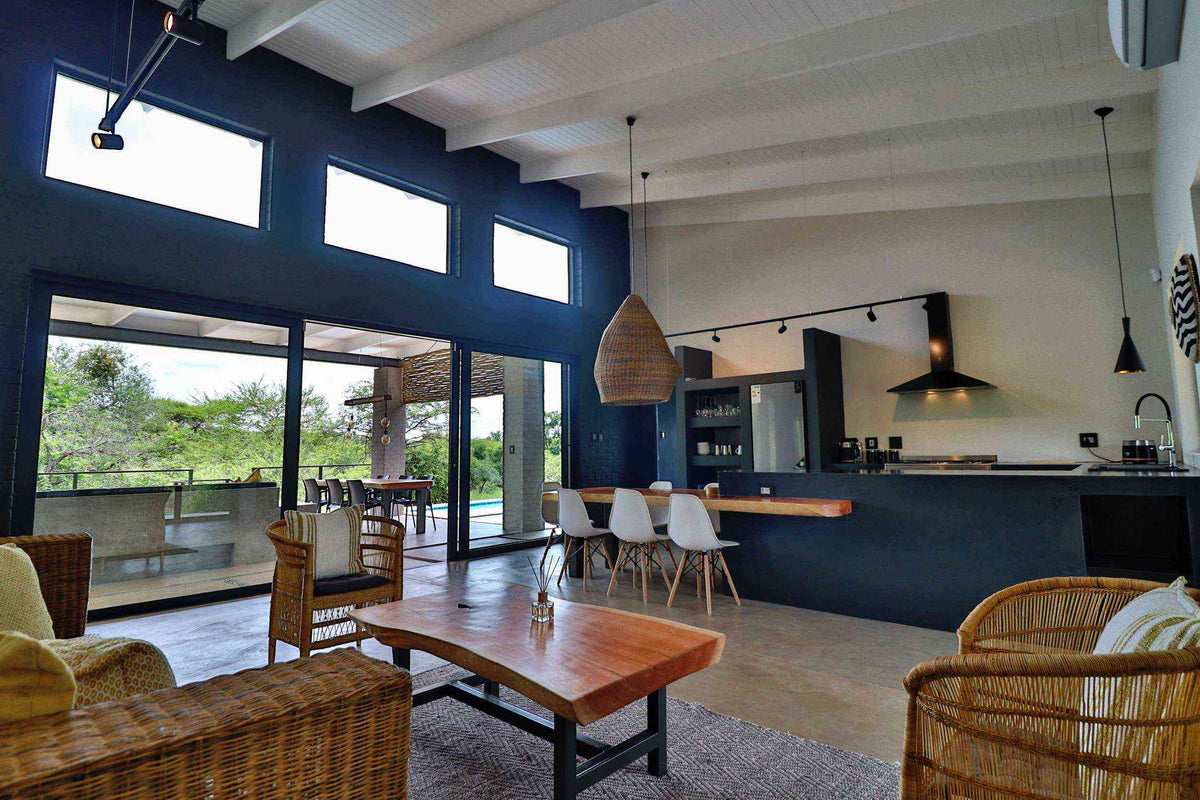 🦒 Umkhaya | Contemporary 2 Bedroom Self-Catering Home, Marloth Park, Mpumalanga