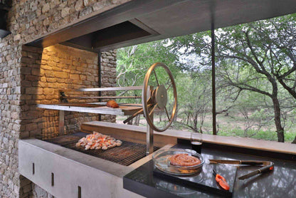 🦒 Chelsea Villa | Stylish 3 Bedroom Self-Catering Home, Marloth Park, Mpumalanga