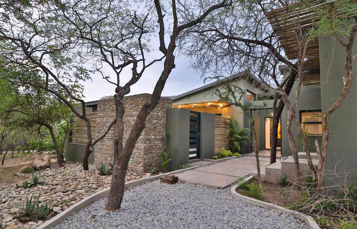 🦒 Chelsea Villa | Stylish 3 Bedroom Self-Catering Home, Marloth Park, Mpumalanga