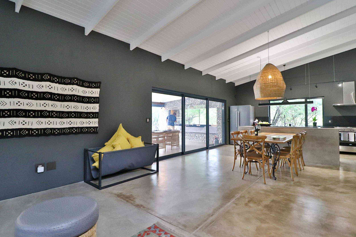 🦒 Chelsea Villa | Stylish 3 Bedroom Self-Catering Home, Marloth Park, Mpumalanga