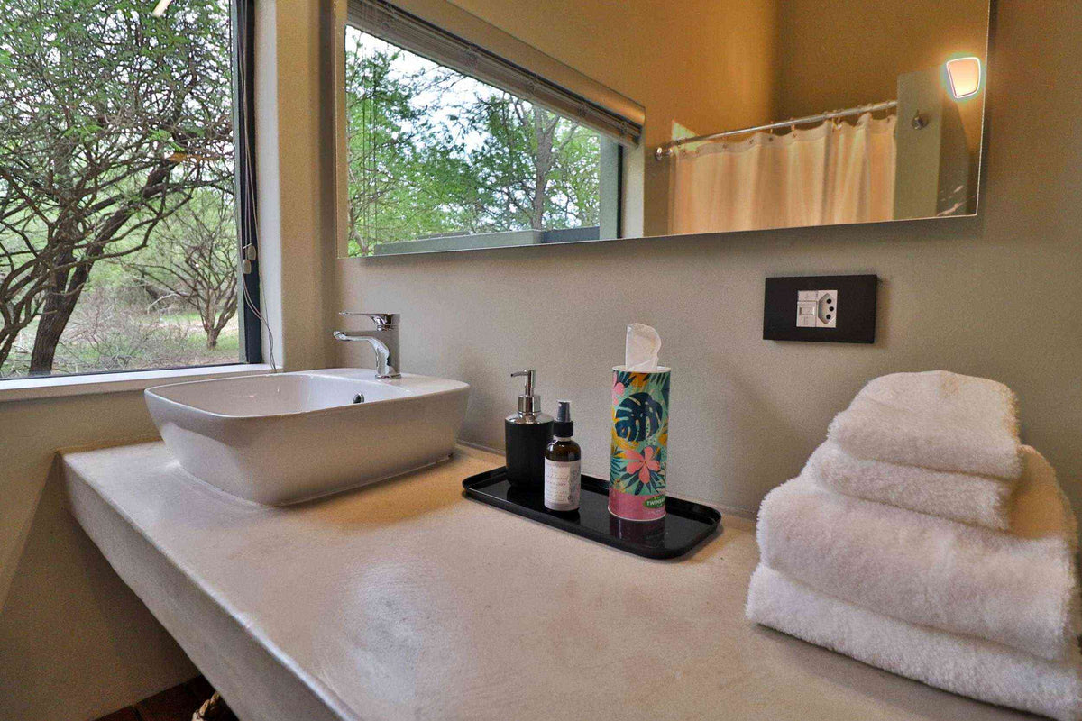 🦒 Chelsea Villa | Stylish 3 Bedroom Self-Catering Home, Marloth Park, Mpumalanga