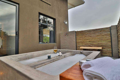 🦒 Umkhaya | Contemporary 2 Bedroom Self-Catering Home, Marloth Park, Mpumalanga