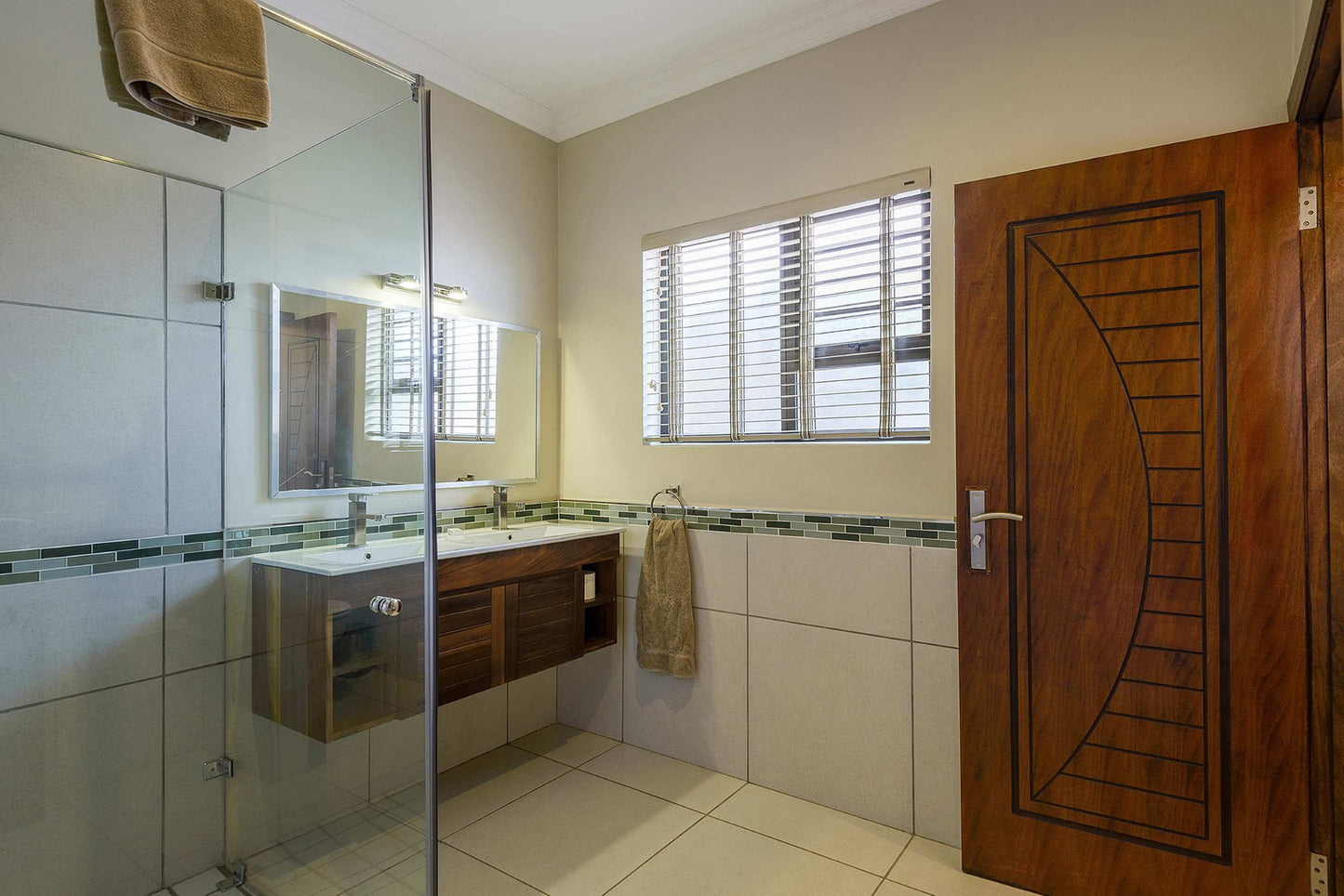 🌿 Double Room with Patio – The Kingdom Resort