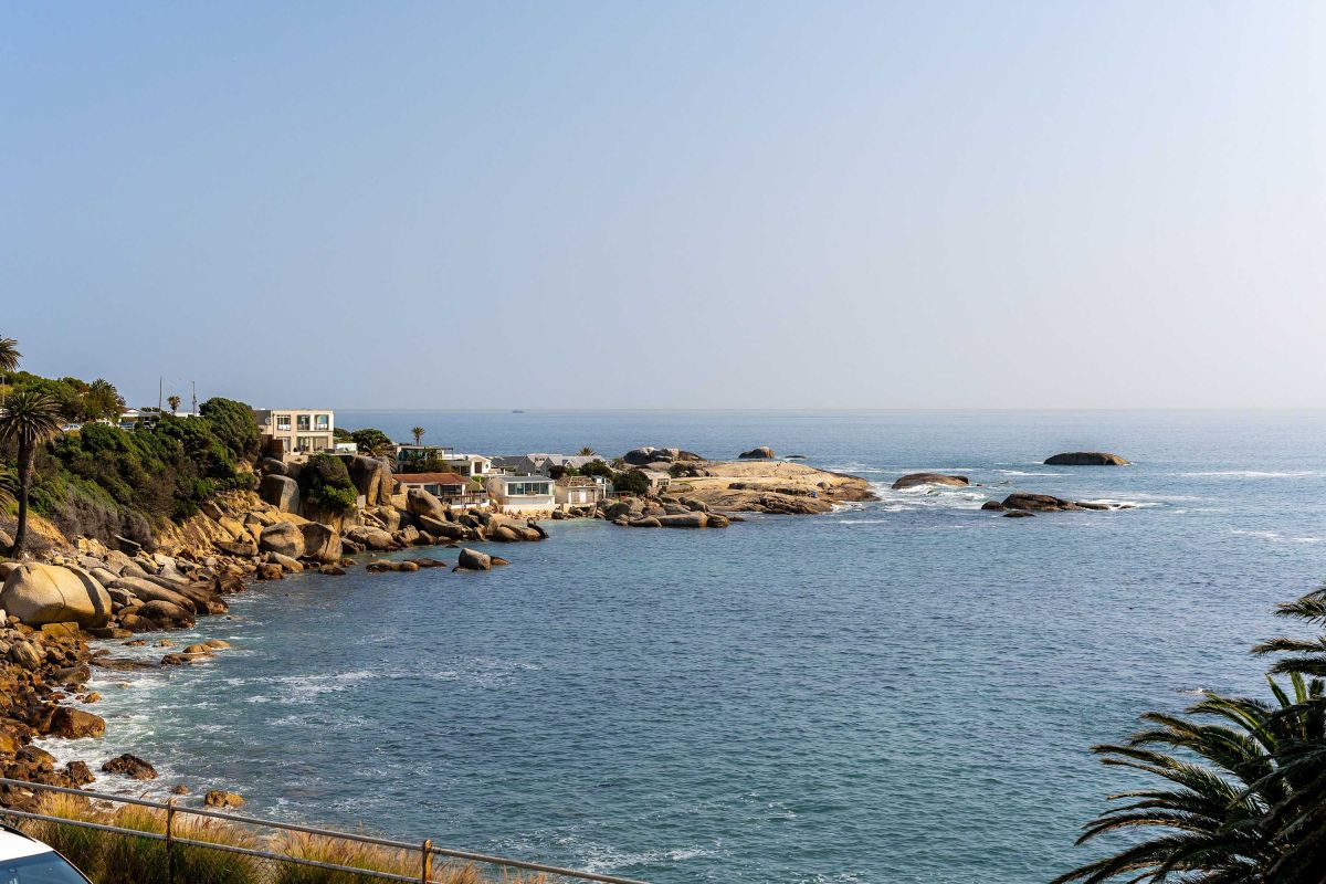 🌊 Amashe Luxe Apartment | Luxury 3-Bedroom Apartment, Bakoven, Camps Bay