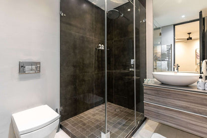 🌊 Amashe Luxe Apartment | Luxury 3-Bedroom Apartment, Bakoven, Camps Bay