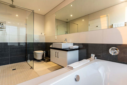🌊 Iconic Views Green Point | Stylish 3 Bedroom Apartment, Green Point, Cape Town