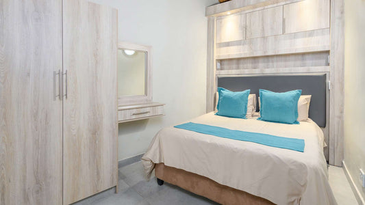 🦒 Double Room | Dikhololo, North West
