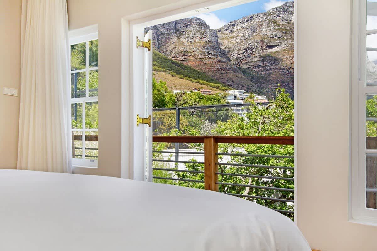 🌊 La Baia | Ultra-Luxury 6 Bedroom Villa, Camps Bay, Cape Town