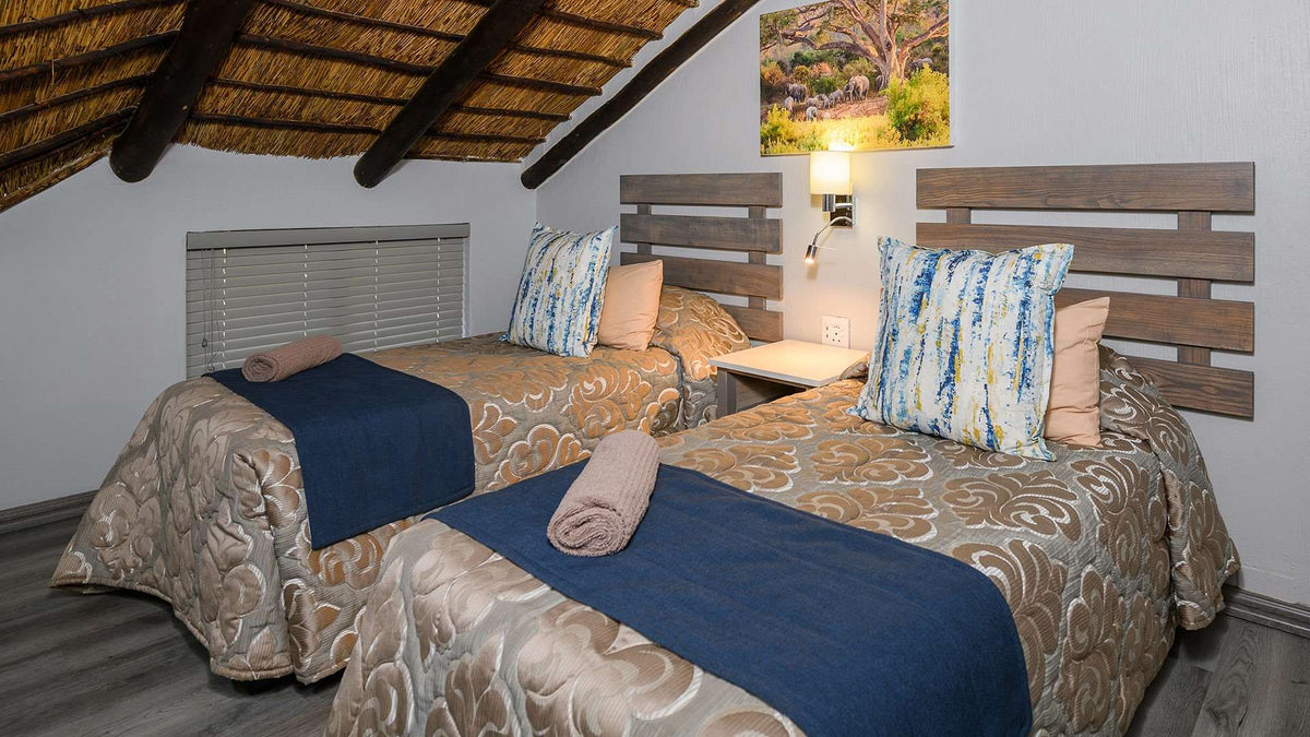 🦒 Superior Two-Bed Apartment | Dikhololo, North West